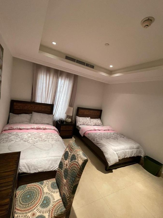 Luxury 2 Bedroom Apt In The Pearl With Marina View Doha Exterior foto