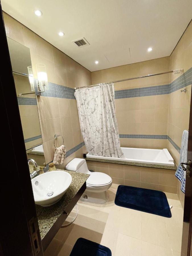 Luxury 2 Bedroom Apt In The Pearl With Marina View Doha Exterior foto